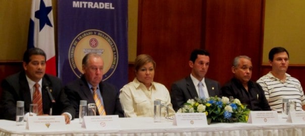 Se Instala Mesa de Trabajo que Revisará el Salario Mínimo.